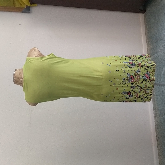 Bright green dress - Picture 3 of 3